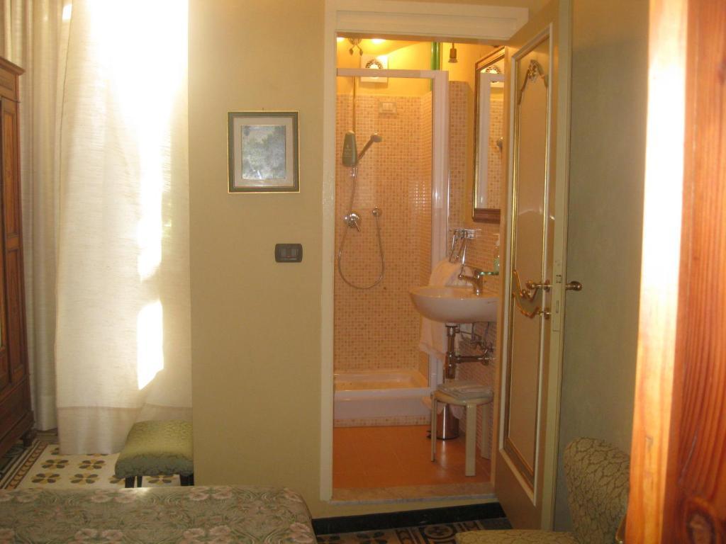 Villa Patrizia B&B Lucca Værelse billede